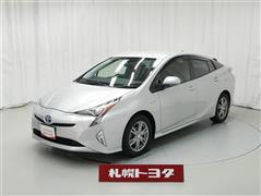 トヨタ　プリウス S